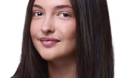 what colour should I wear for a headshot?